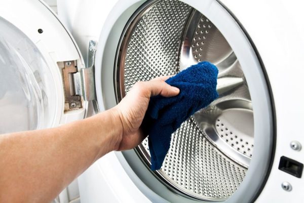 Tại sao cần vệ sinh máy giặt Electrolux định kỳ